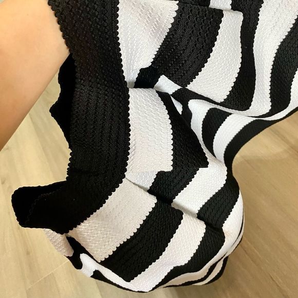 🔔 MADE IN THE PHILLIPINES WHITE && BLACK SKIRT ($25 for 3 items) - Picture 2 of 4